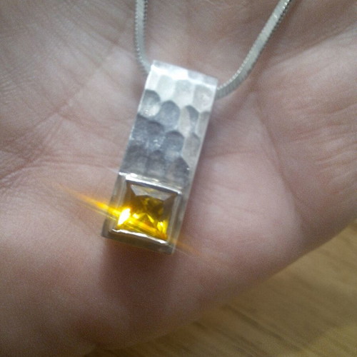 Silver 925 pendant with yellow zircon used with chain
