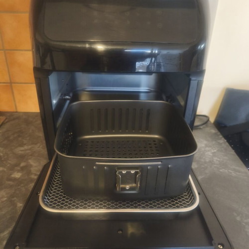 Air fryer like new, IZZY 12Lt 6in1 1800W