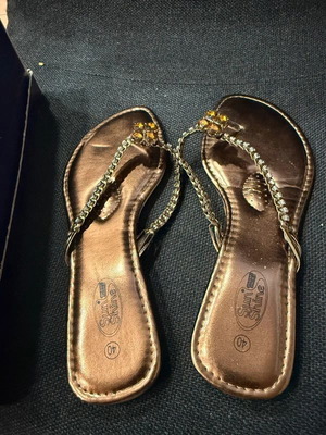 Sunshine bronze flip-flops size 40 like new