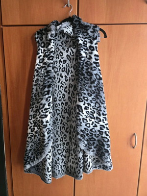 Women's sleeveless animal print vest new, black and gray