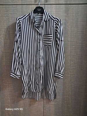 Long asymmetrical Viola No S-M shirts used, small stain