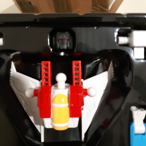 Starscream figure new, box slightly worn