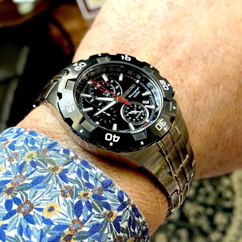 Seiko chronograph alarm 40mm like new, waterproof 100m with date