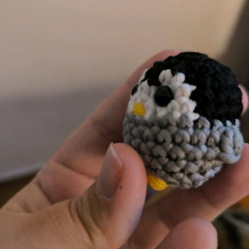 Knitted handmade penguin with cotton yarn new