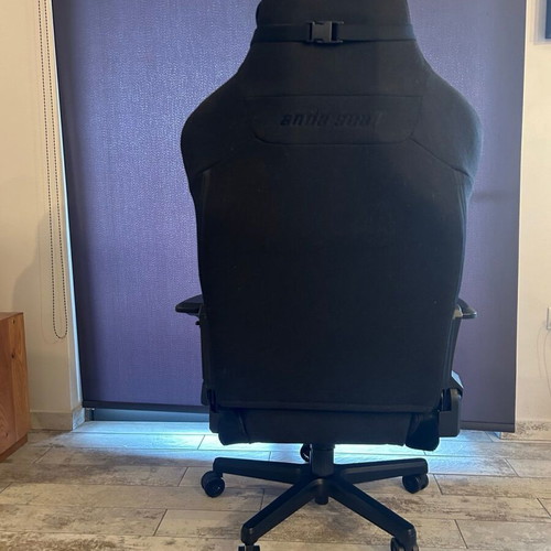 Anda Seat chair like new