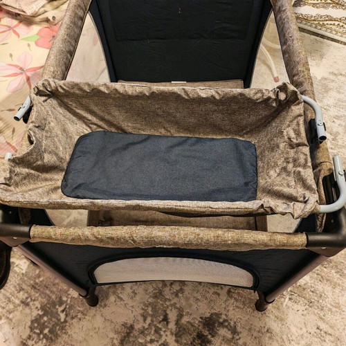 Honey Baby playpen like new with accessories