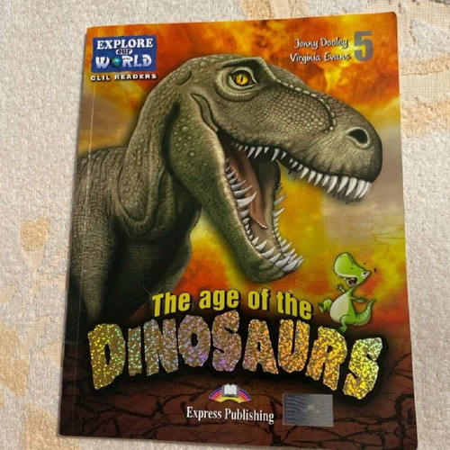 The Age of the Dinosaurs book new for English beginners
