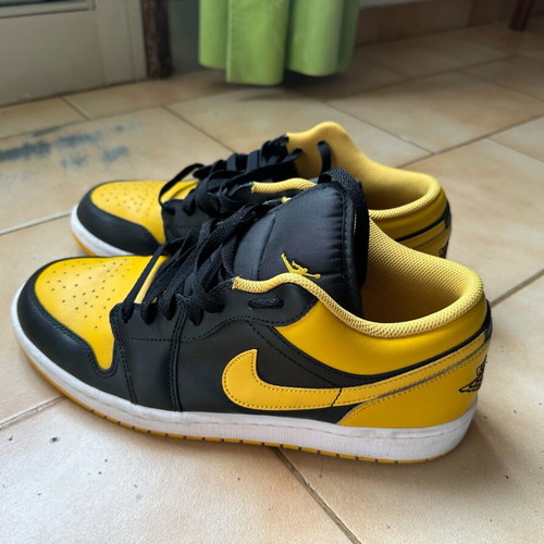 Air Jordan 1 Low black/yellow like new, size 45