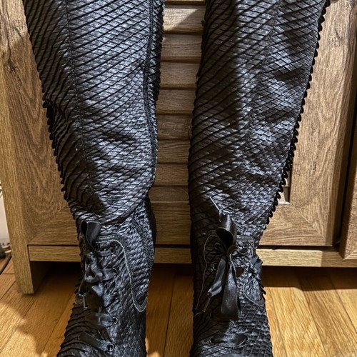 Satin boots with snake texture and appearance, used, size 38