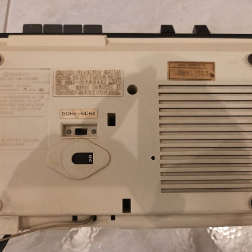 SANYO RM-6000 US AM/FM digital clock radio used, vintage