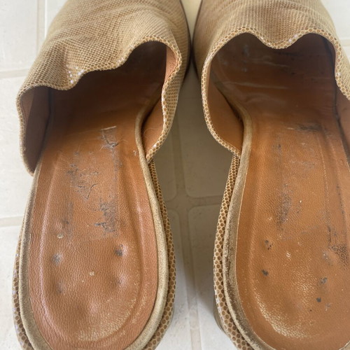 Mule shoes used beige with gold details, comfortable heel