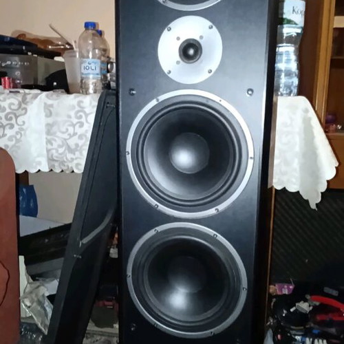 Magnat Supreme Court 2002 floor speakers like new