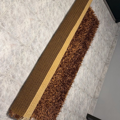 Rug 240cm x 160cm like new