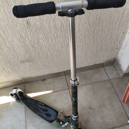 Micro metal scooter used, extendable and foldable