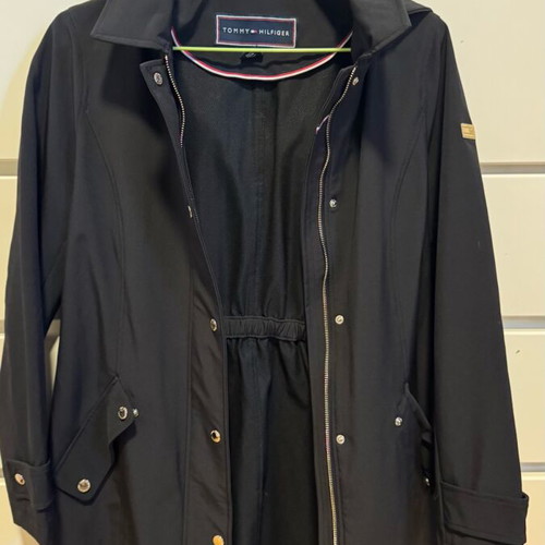 Tommy Hilfiger waterproof windbreaker jacket women's small like new, black