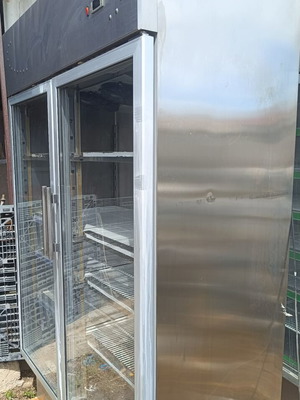 Stainless Steel Refrigeration Cabinet Used With Hinged Doors