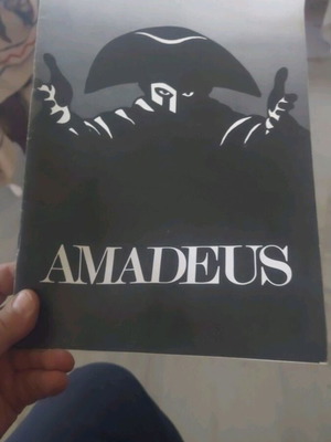 Θεατρικό πρόγραμμα Amadeus για τη θεατρική περίοδο 1984-1985