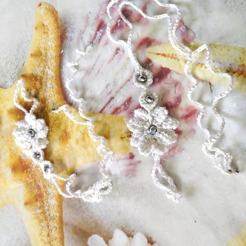 Jewellery *Barefoot* for feet white color. Kainurya.