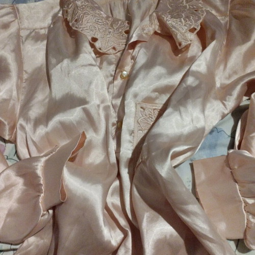 Satin pajama set salmon like new
