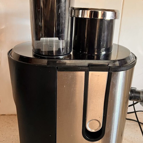 Izzy juicer new, unused
