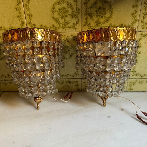 Wall lights used with crystals and gold decoration