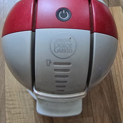 Krups Nescafe Dolce Gusto KP120 coffee machine like new, capsule