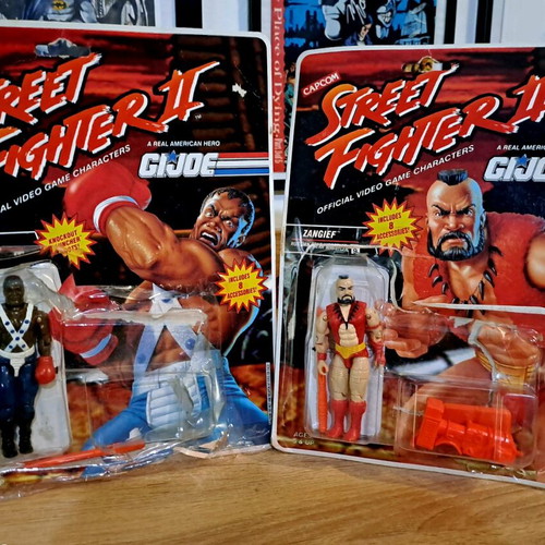 GI Joe Street Fighter 4 figures like new, carded 1992