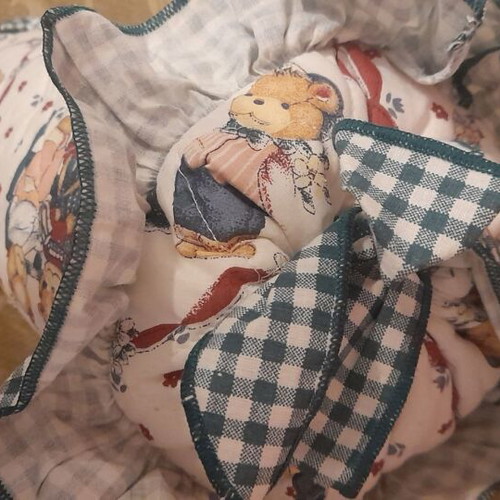 Unistar baby crib pillow like new, 100% cotton