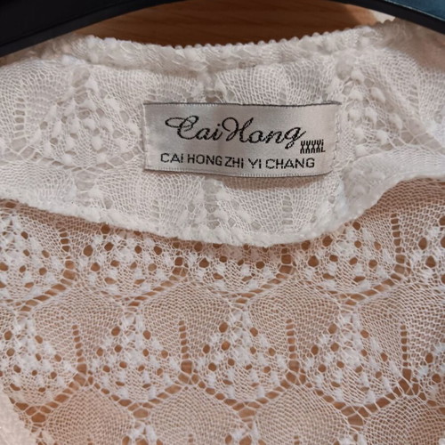 Women's lace short-sleeve shirt like new, white, size L