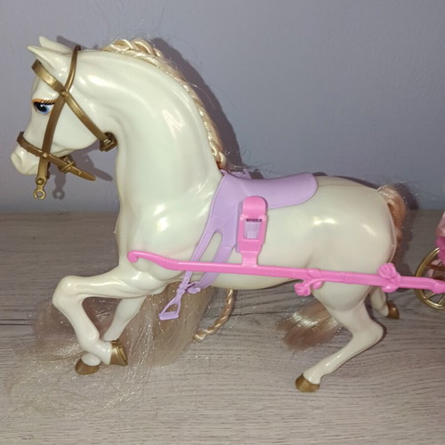 Barbie Rapunzel carriage with missing accessories