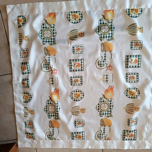 Table linens like new, set of 2 pieces
