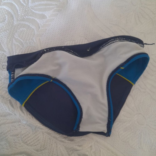 Boys' swimsuit size 4 years like new, blue and turquoise