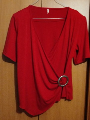Red blouse like new, size M