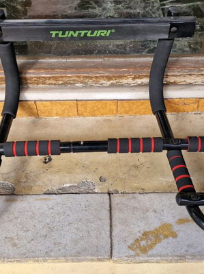 Tunturi Door Pull-Up Bar used