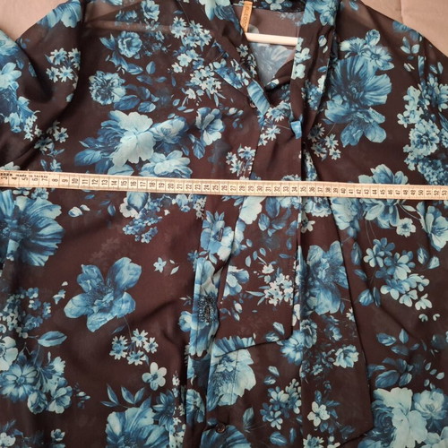 Floral shirt one size like new, black with turquoise print