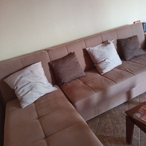 Living room furniture set like new with dining table
