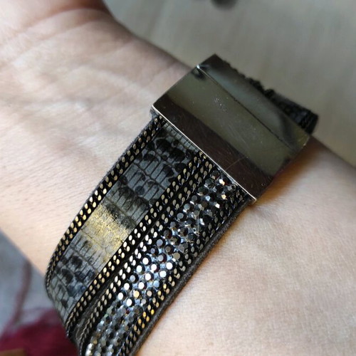Bracelet set like new, two pieces