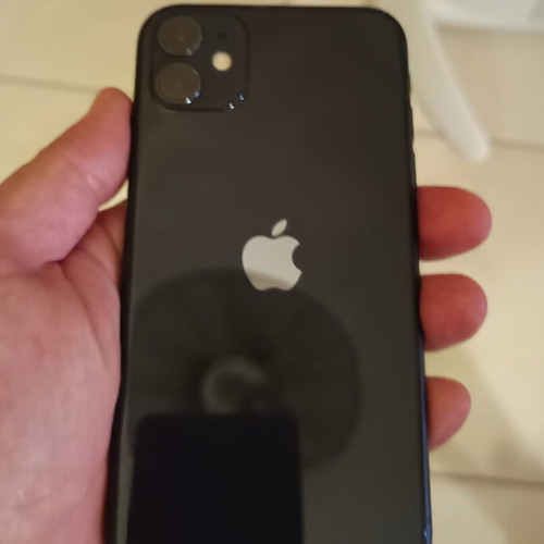 iPhone 11 64 GB like new with charger and case