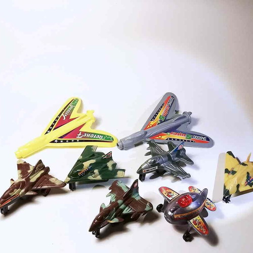 Airplanes used, plastic toy set