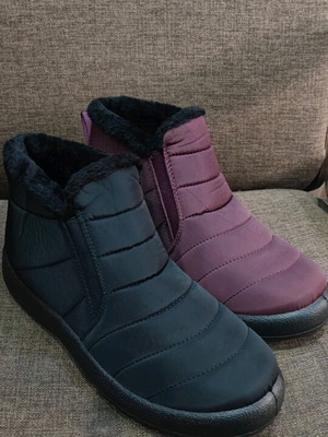 Waterproof boots with fur new, size 41, two colors