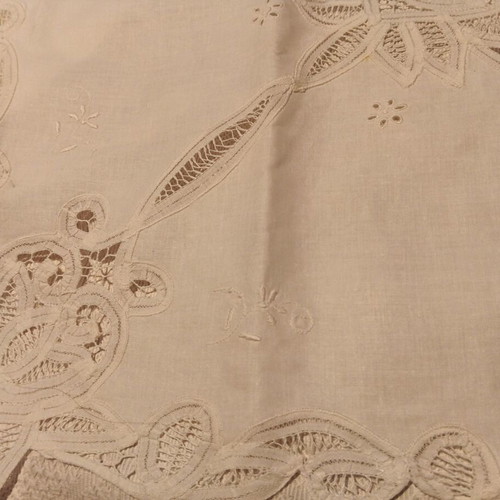 Tablecloth like new 86 by 86