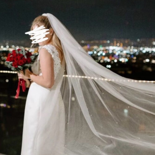 Wedding dress like new with veil, sizes M-L-XL