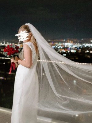 Wedding dress like new with veil, sizes M-L-XL