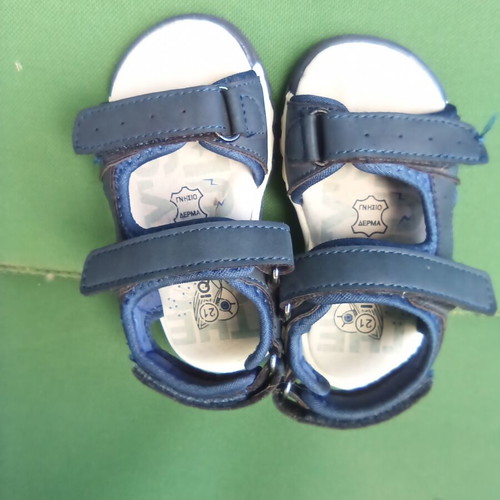 Baby leather sandals IQ size 21 like new