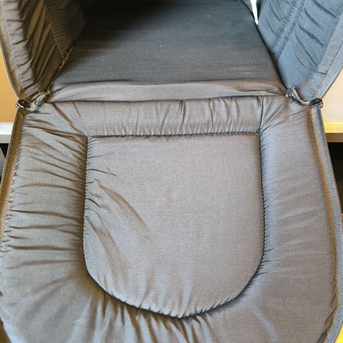 Pet Carrier 40x32x30cm like new, black