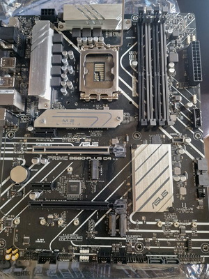 Μητρική Asus Prime B660-Plus D4 σαν καινούργια