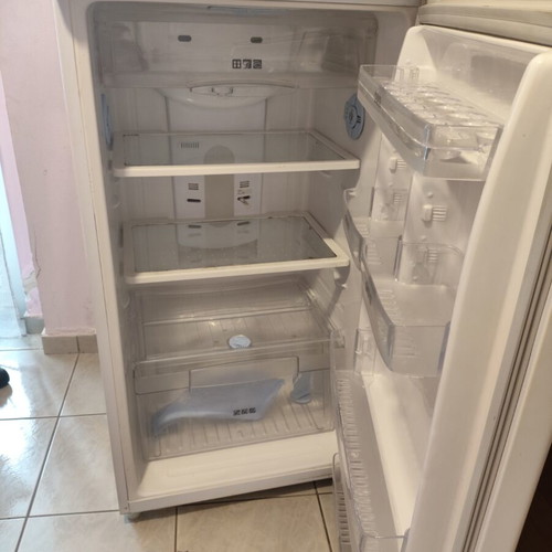 Samsung refrigerator freezer used, no frost