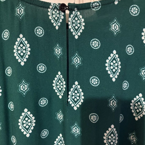 Dress with long sleeves and belt like new, green, size M