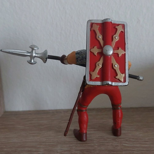 Knight miniature used with spear and shield