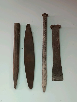 Πακέτο παλαιών εργαλείων μεταχειρισμένων, σφήνες και καλέμια